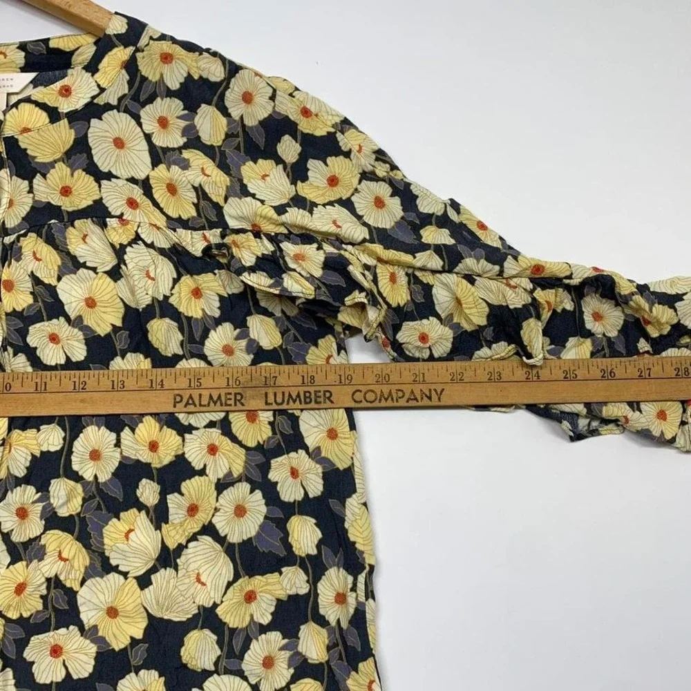 Lauren Conrad‎ Floral Blouse Ruffle Sleeve Size Medium Womens